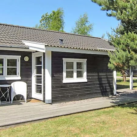 Feriehus 3 Bedroom In Aakirkeby Vester Somarken