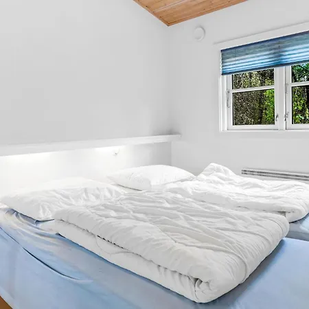 3 Bedroom In Aakirkeby Feriehus