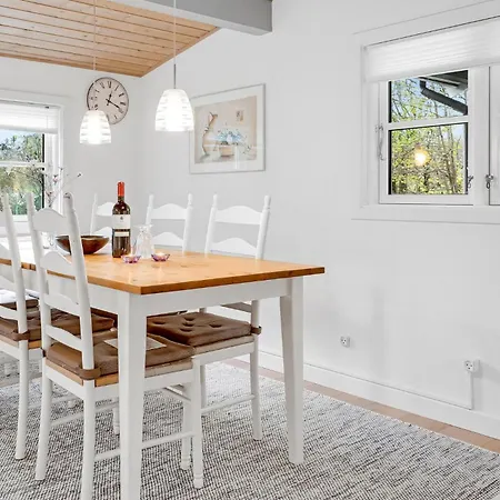3 Bedroom In Aakirkeby Casa de Férias Vester Somarken