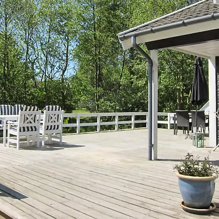 Feriehus 3 Bedroom In Aakirkeby Vester Somarken