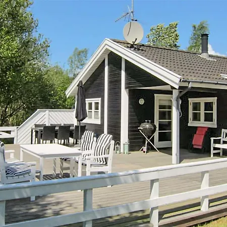 Schönes Haus In Aakirkeby Mit Küche