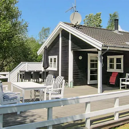 Schönes Haus In Aakirkeby Mit Küche * Vester Somarken